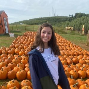 Meet your Posher, Stephanie